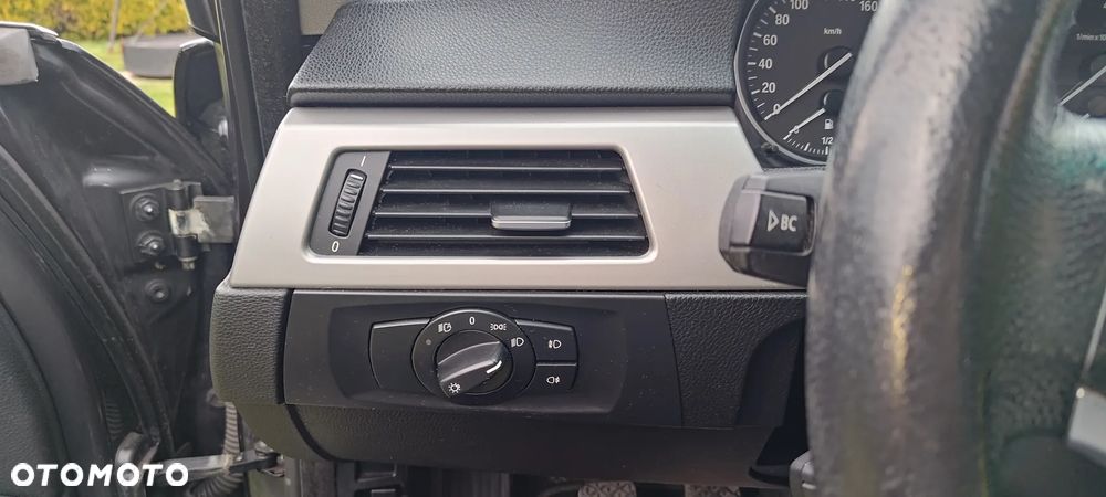 BMW Seria 3 330i - 18