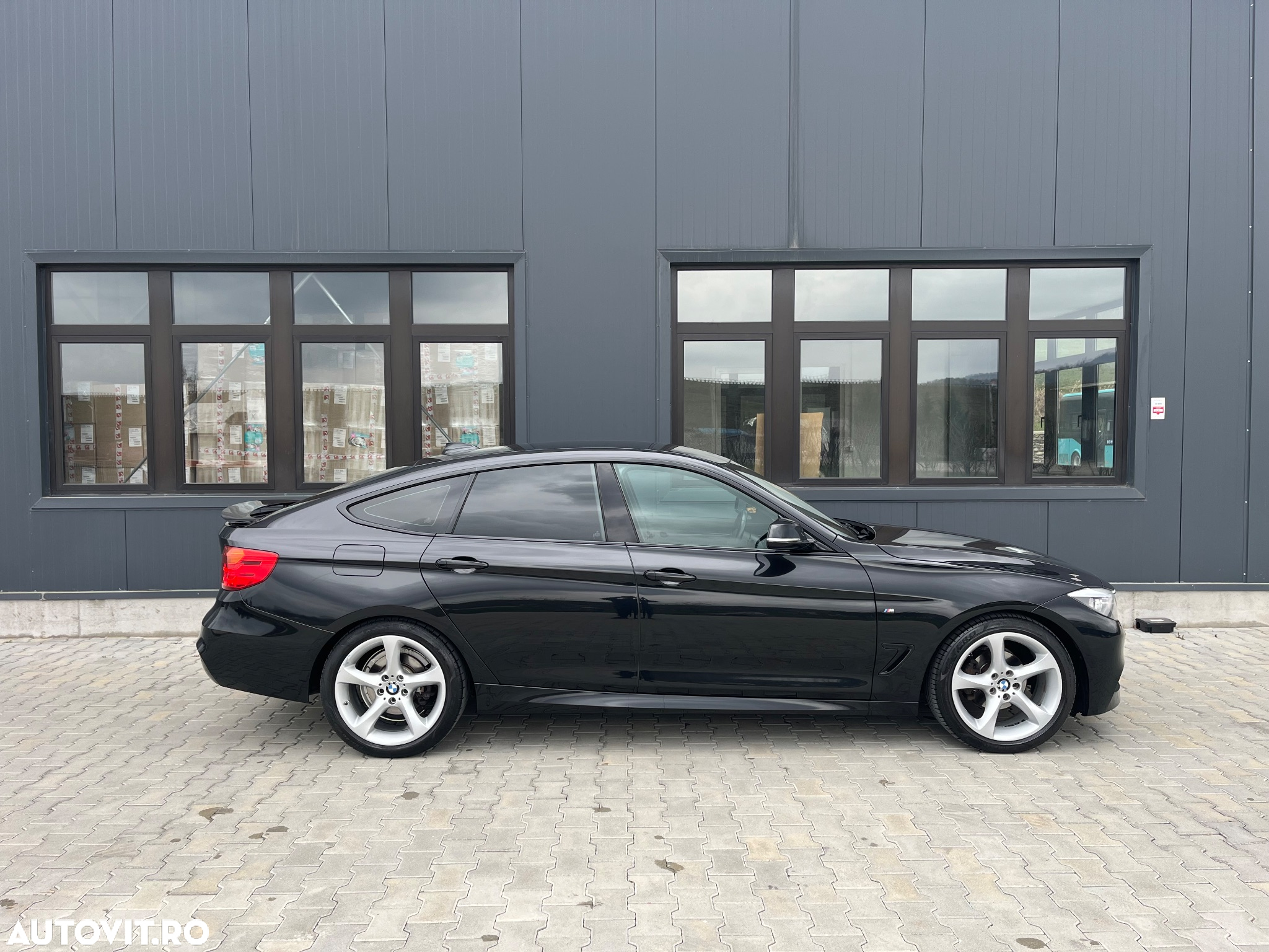 BMW Seria 3 318d Edition M Sport Shadow - 12