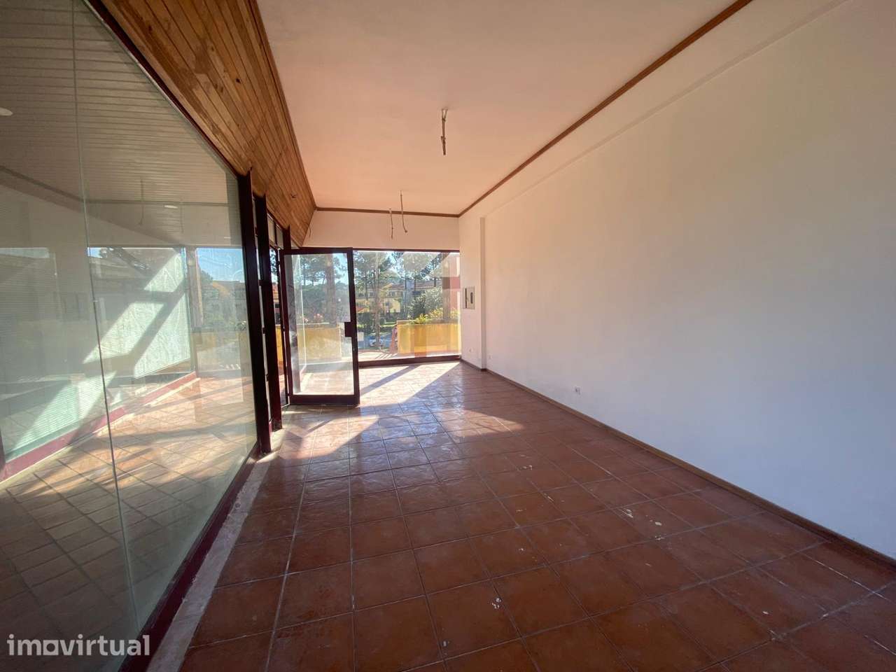 Oportunidade Única! Loja Comercial em Empreend. de Luxo - Mira Villas - Grande imagem: 3/18