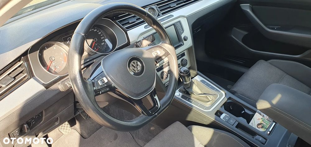 Volkswagen Passat 1.6 TDI (BlueMotion Technology) Comfortline - 20