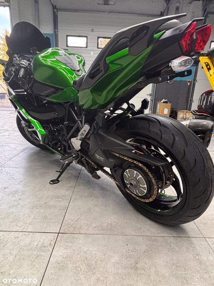 Kawasaki Ninja H2 SX - 3