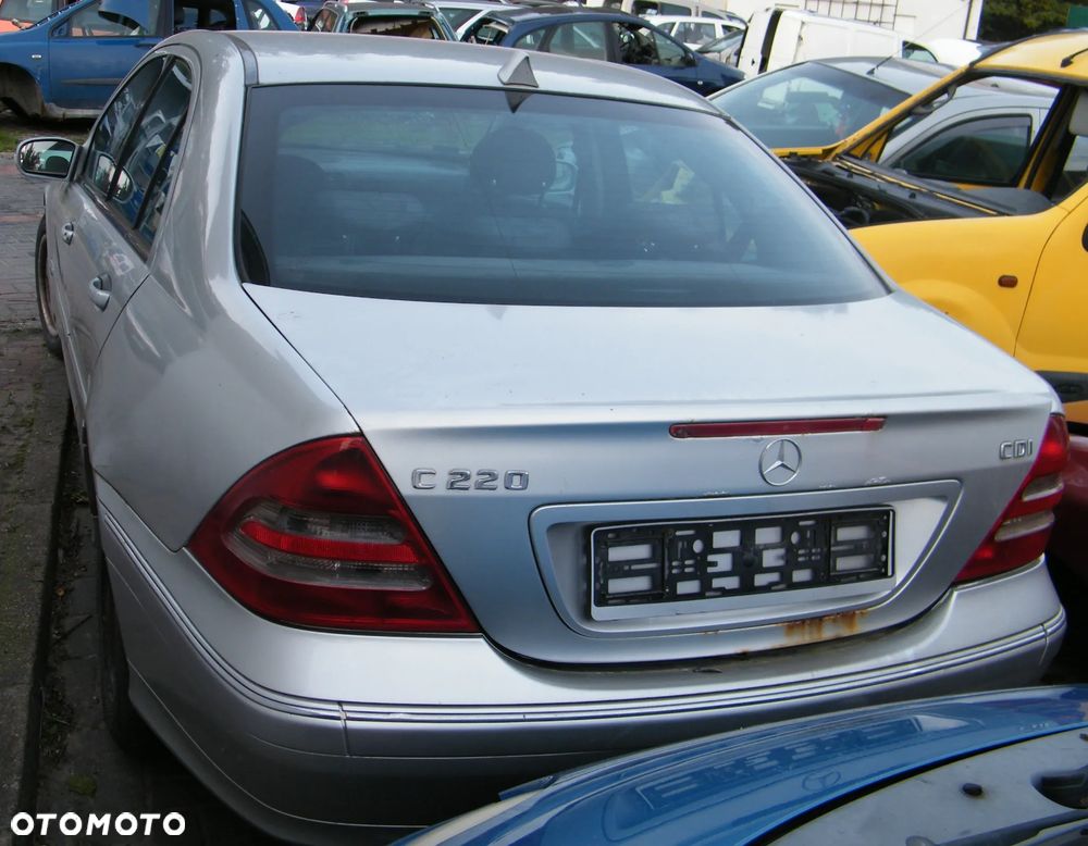 Mercedes C klasa W203 (00-04r.) 2.2D 142KM. Silnik D 611962 (OM611)  Skrzynia D 722699 lakier 744. Cały na części GWARANCJA !!!  Przód Tył Zestaw Komplet Drzwi Klapa Zderzak Błotnik Maska Grill Atrapa Szyba Pas Lampa Lusterko Boczki Fotel Kanapa Kokpit Deska Rozdzielcza Przełącznik Włącznik Sterownik Przewody Wiązka Instalacja Moduł Komputer Czujnik Listwa Pompa Alternator Wtryski Głowica Rozrusznik Kompresor Sprzęgło Dwumas Silnik Skrzynia ABS Klimatyzacji Paliwa Wspomagania Kolektor Turbina Przepustnica Zawór Chłodnica Koło Hak Belka Sanki Zawieszenie Mcpherson Półoś Amortyzator Wydech Tłumik Zacisk Most - 5