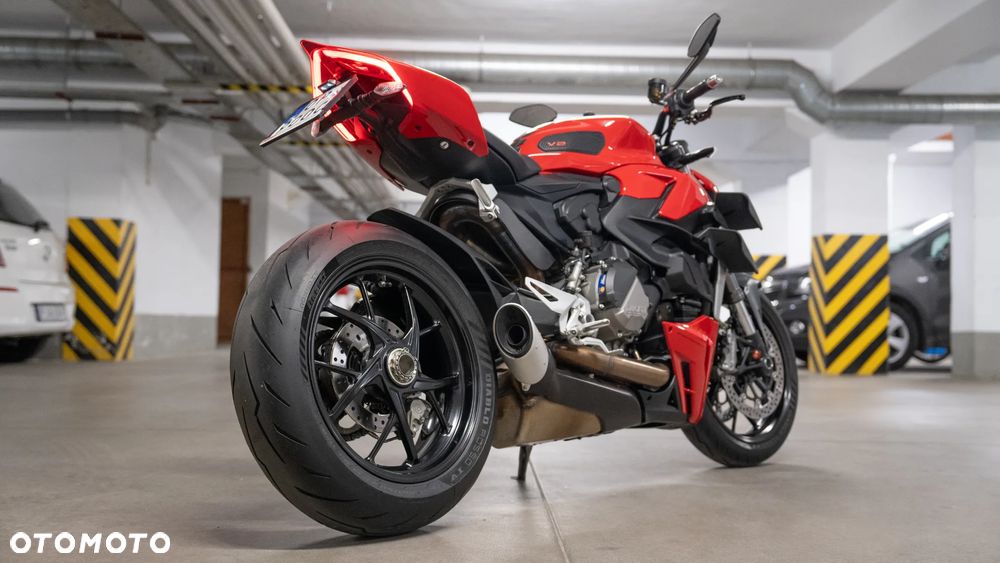 Ducati Streetfighter V2 - 17