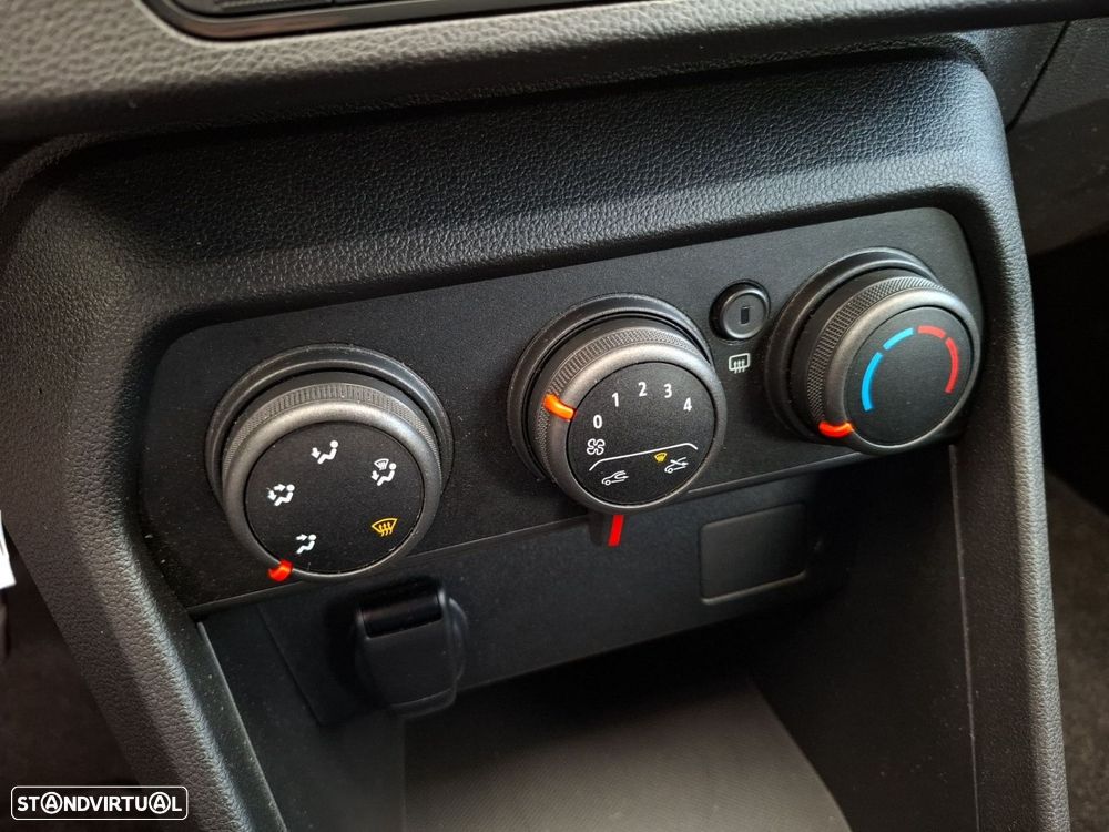 Dacia Sandero 1.0 SCe Essential - 19