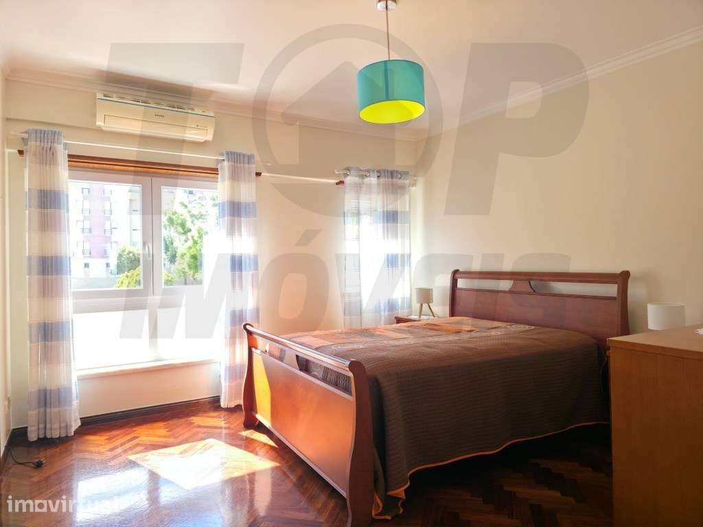 APARTAMENTO T2 TOTALMENTE MOBILADO E EQUIPADO COM VISTA TEJO - SANT... - Grande imagem: 4/27
