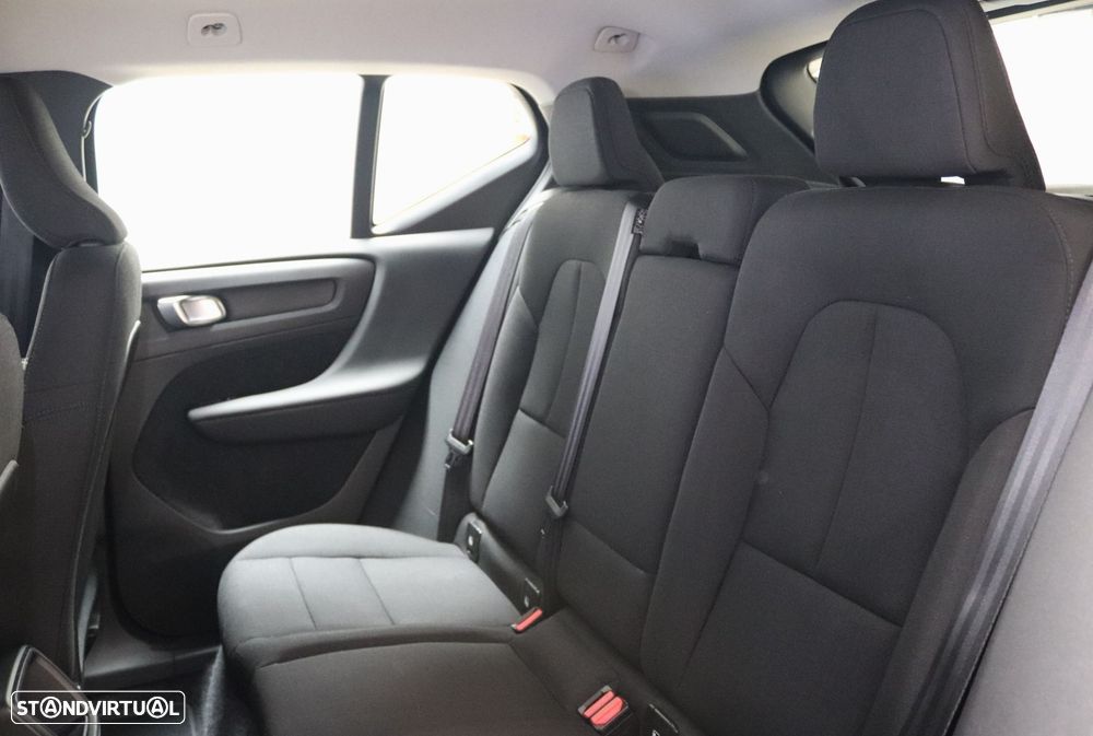 Volvo XC 40 1.5 T3 Momentum Tech Edition - 33