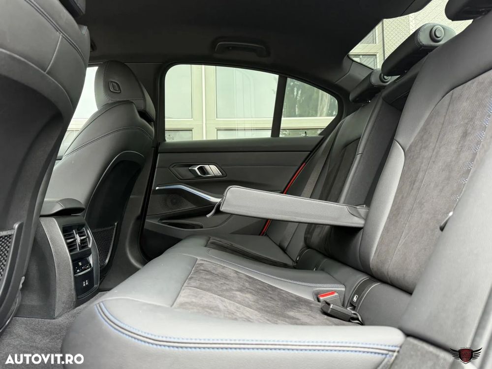 BMW Seria 3 330e Aut. M Sport - 32