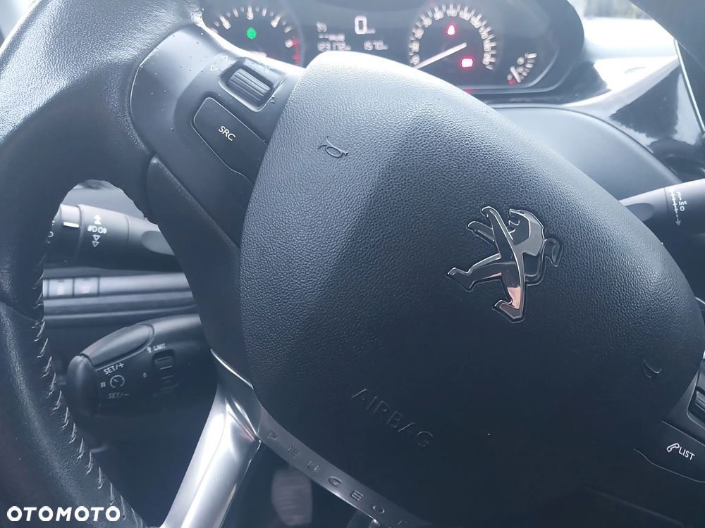 Peugeot 208 - 9