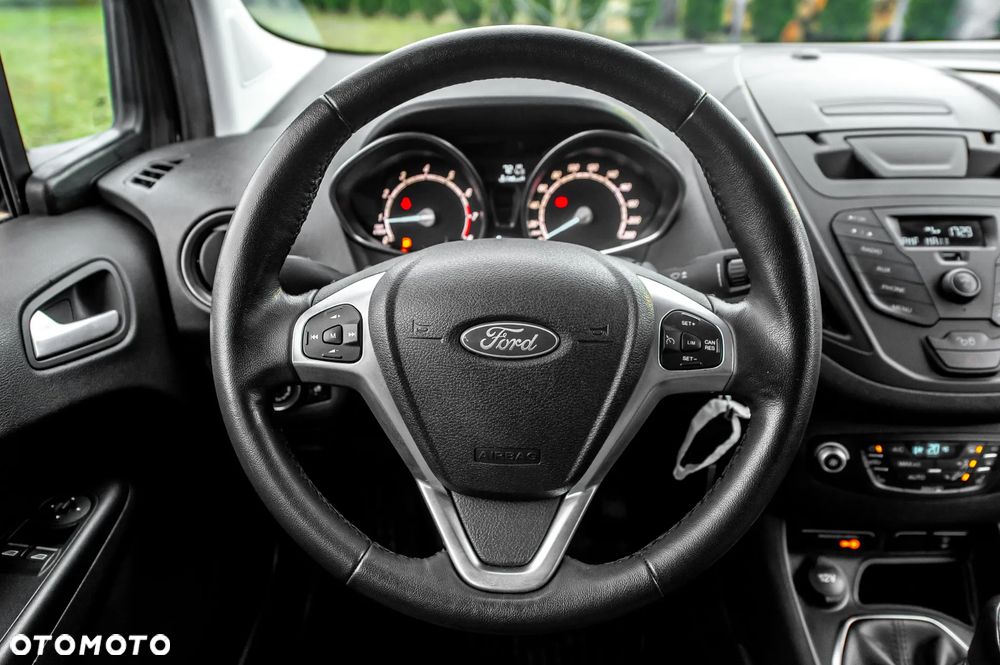 Ford Tourneo Courier 1.0 EcoBoost S&S Titanium - 21
