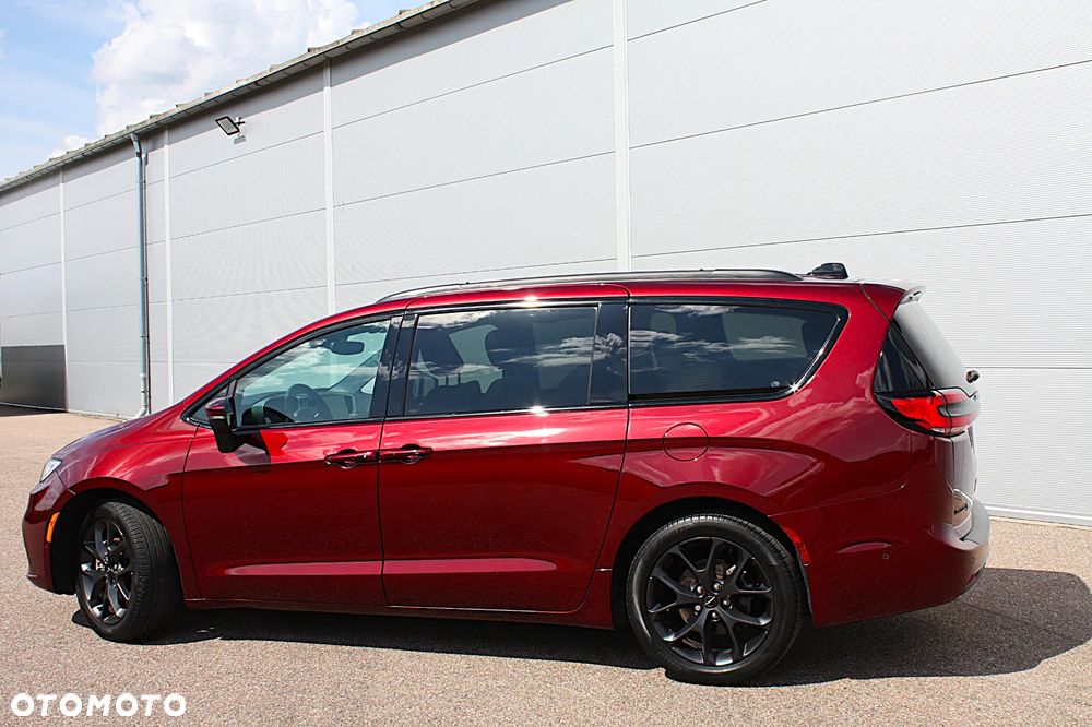 Chrysler Pacifica - 5