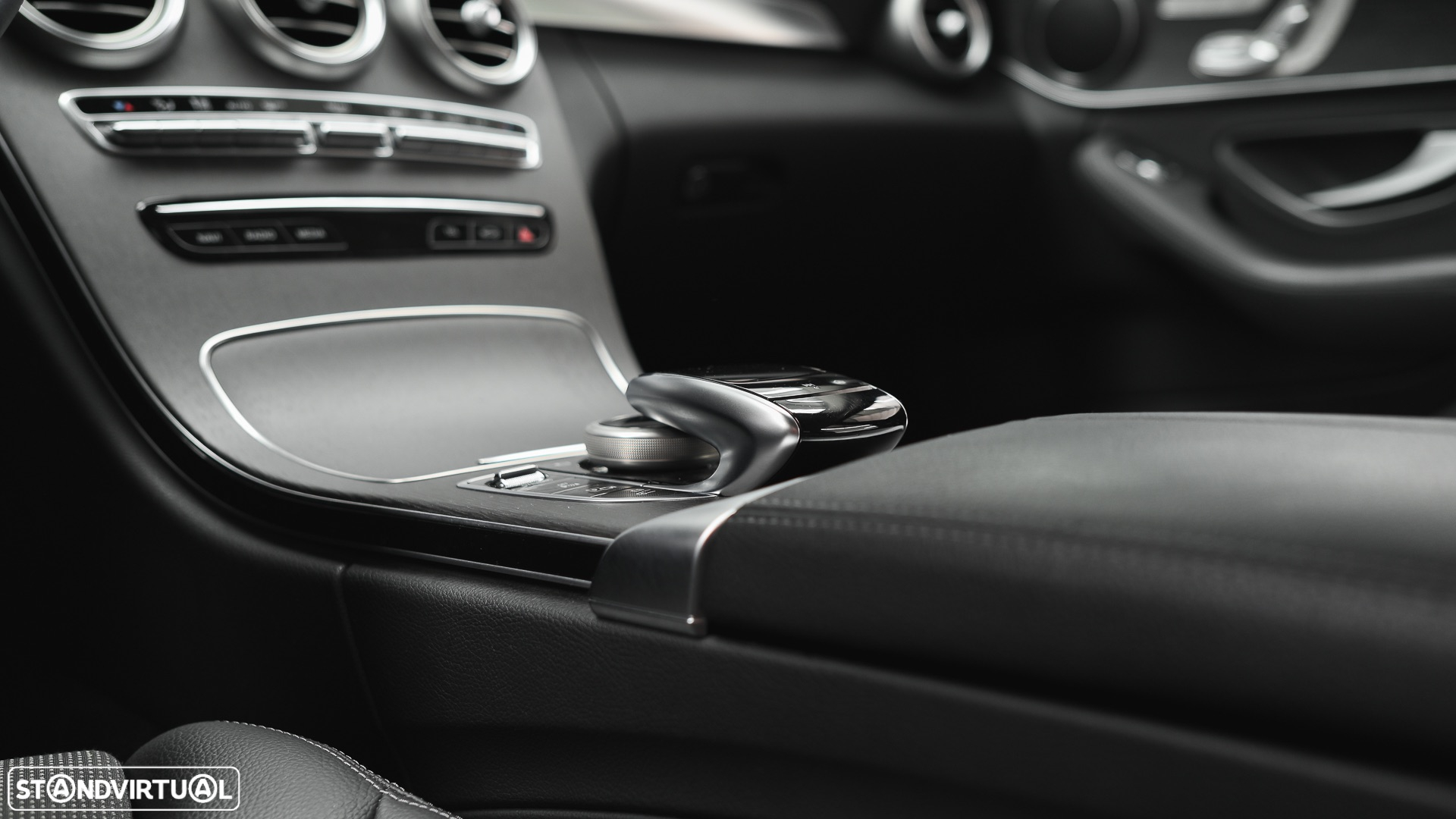 Mercedes-Benz C 300 e Avantgarde - 46