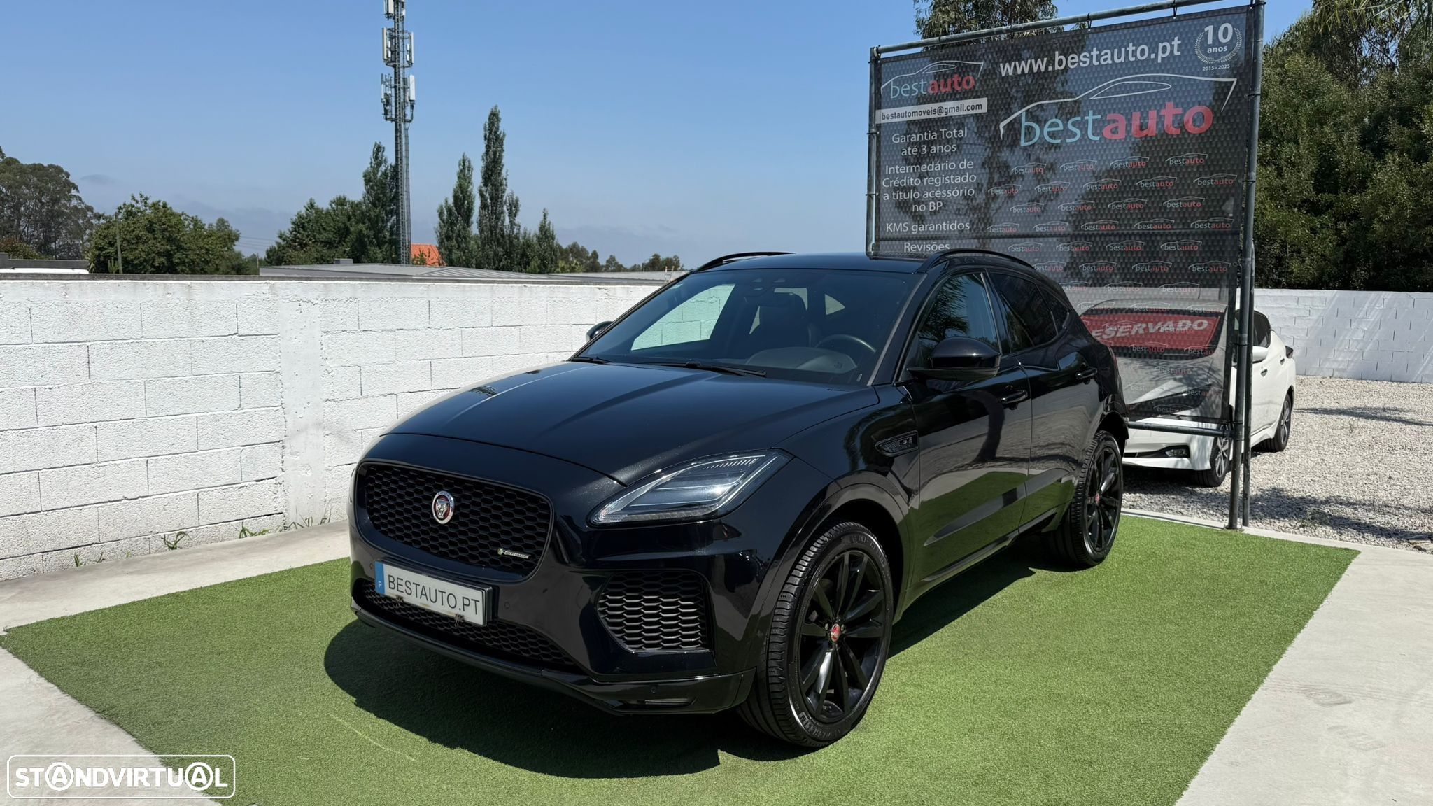Jaguar E-Pace 2.0 i4D R-Dynamic AWD Aut. - 1