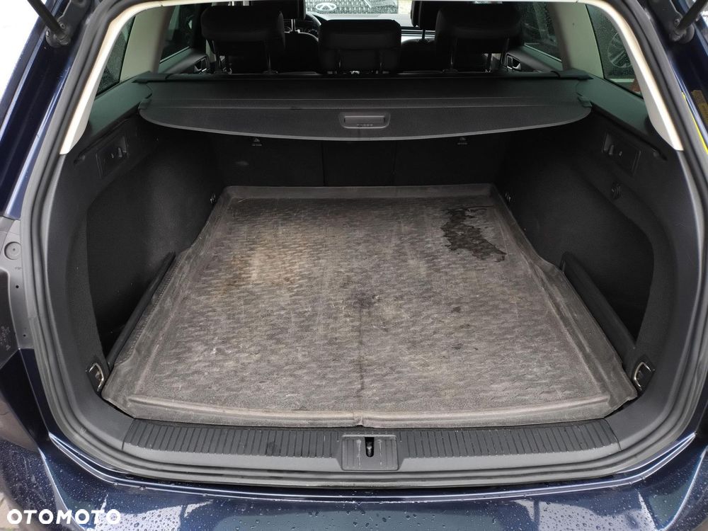 Volkswagen Passat - 25