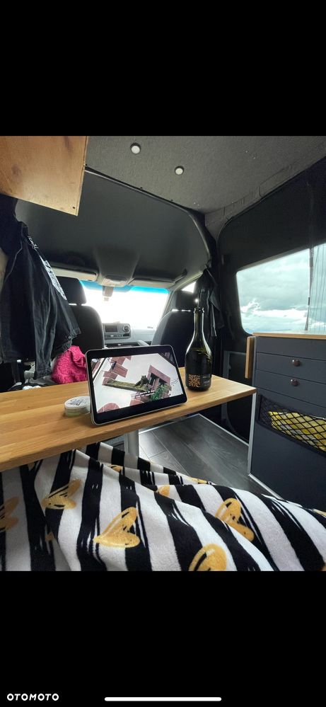 Mercedes-Benz Sprinter 319 - 24
