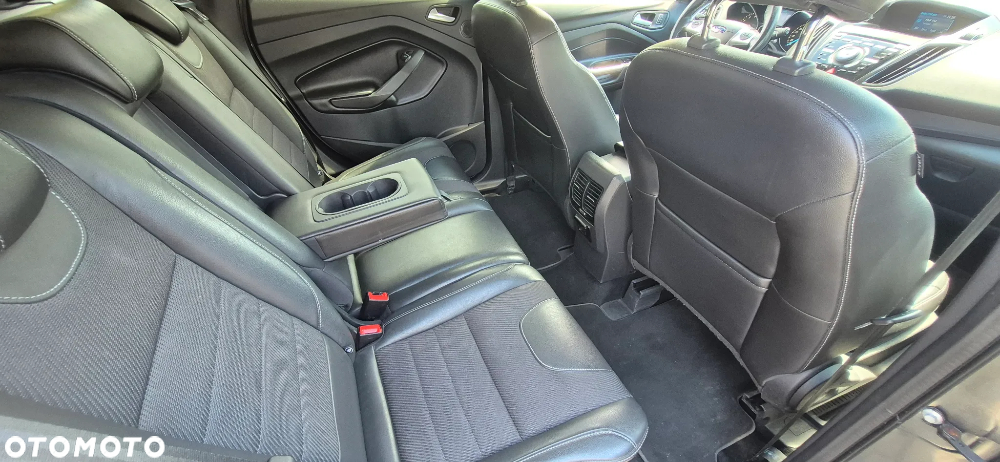 Ford Kuga 1.6 EcoBoost 2x4 Titanium - 12