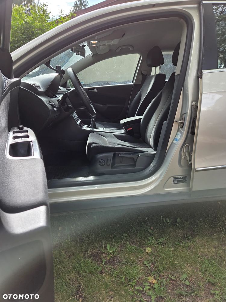 Volkswagen Passat 2.0 TDI Comfortline - 17