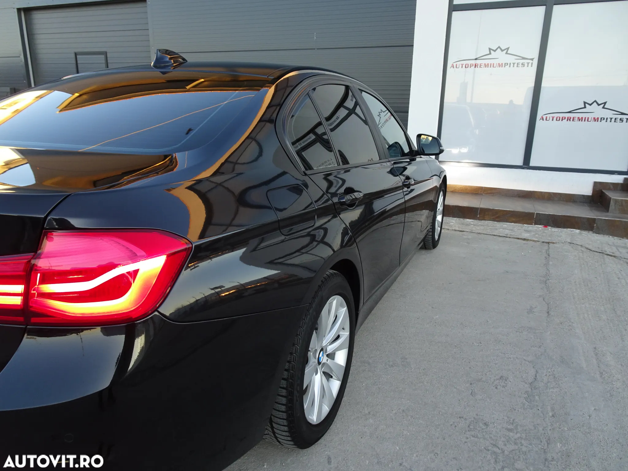 BMW Seria 3 320d xDrive Sport Line - 16