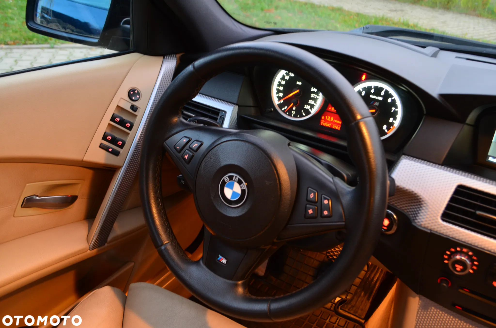 BMW Seria 5 525i Touring - 11