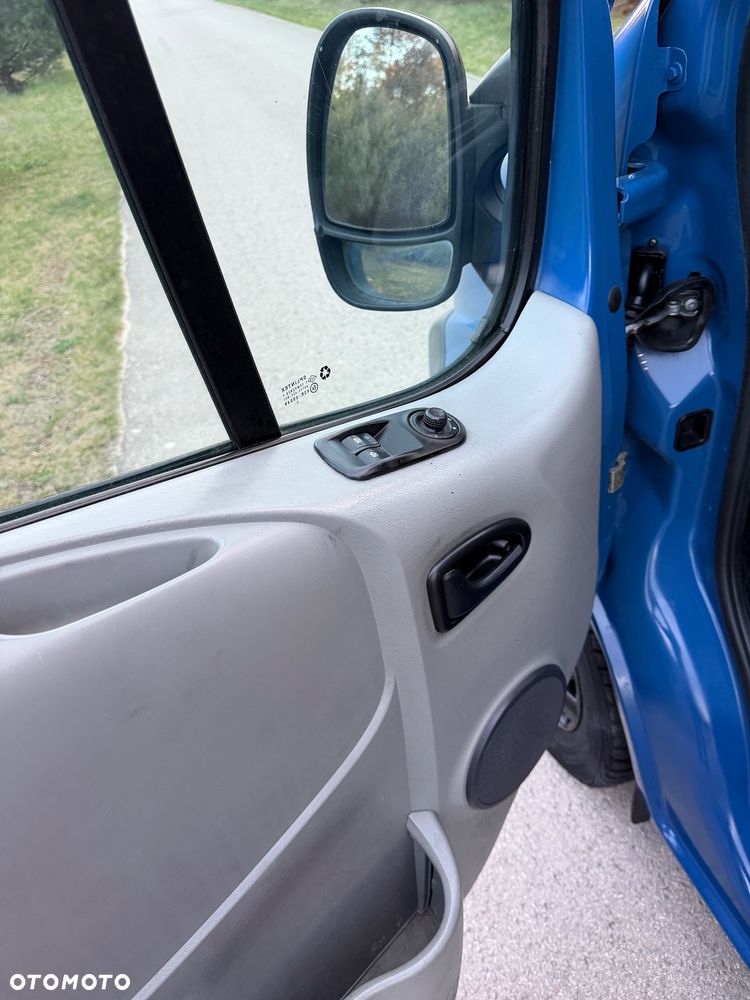 Renault Trafic Passenger Authentique - 16