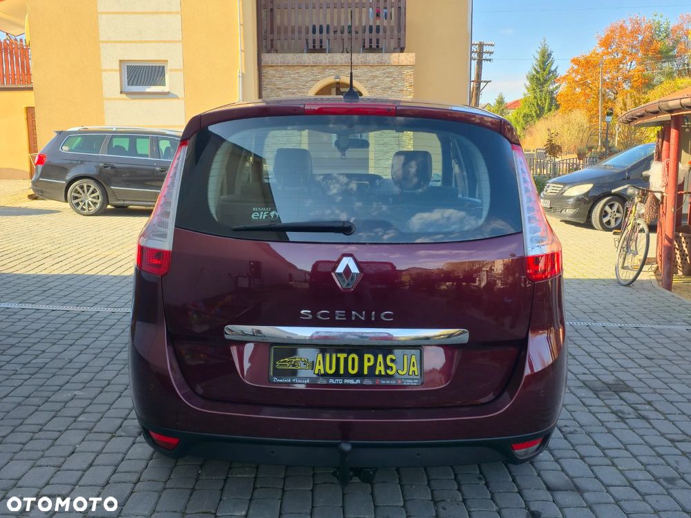 Renault Grand Scenic 2.0 16V 140 CVT Bose Edition - 11