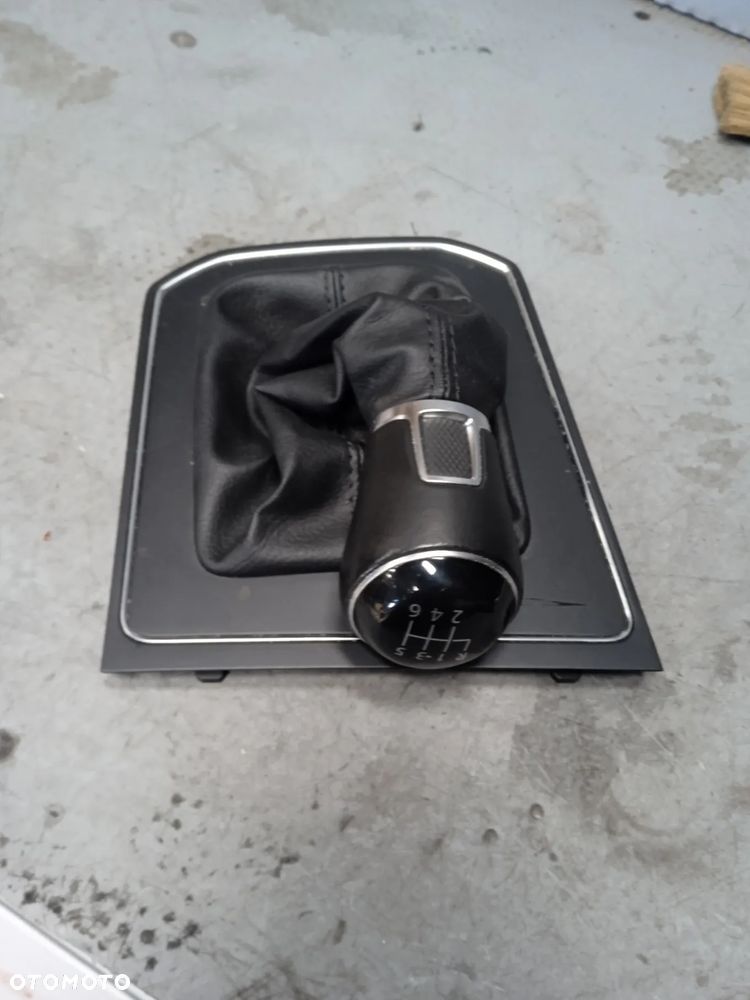 Gałka zmiany biegów mieszek Touran III 5TB711113B - 1