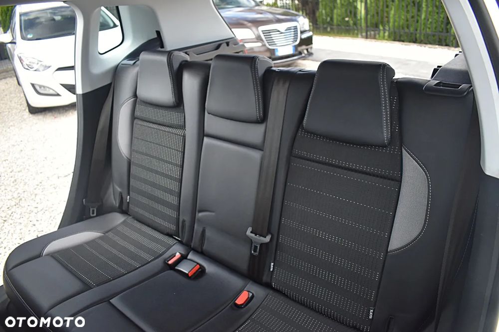 Peugeot 2008 1.6 e-HDi Allure S&S - 20