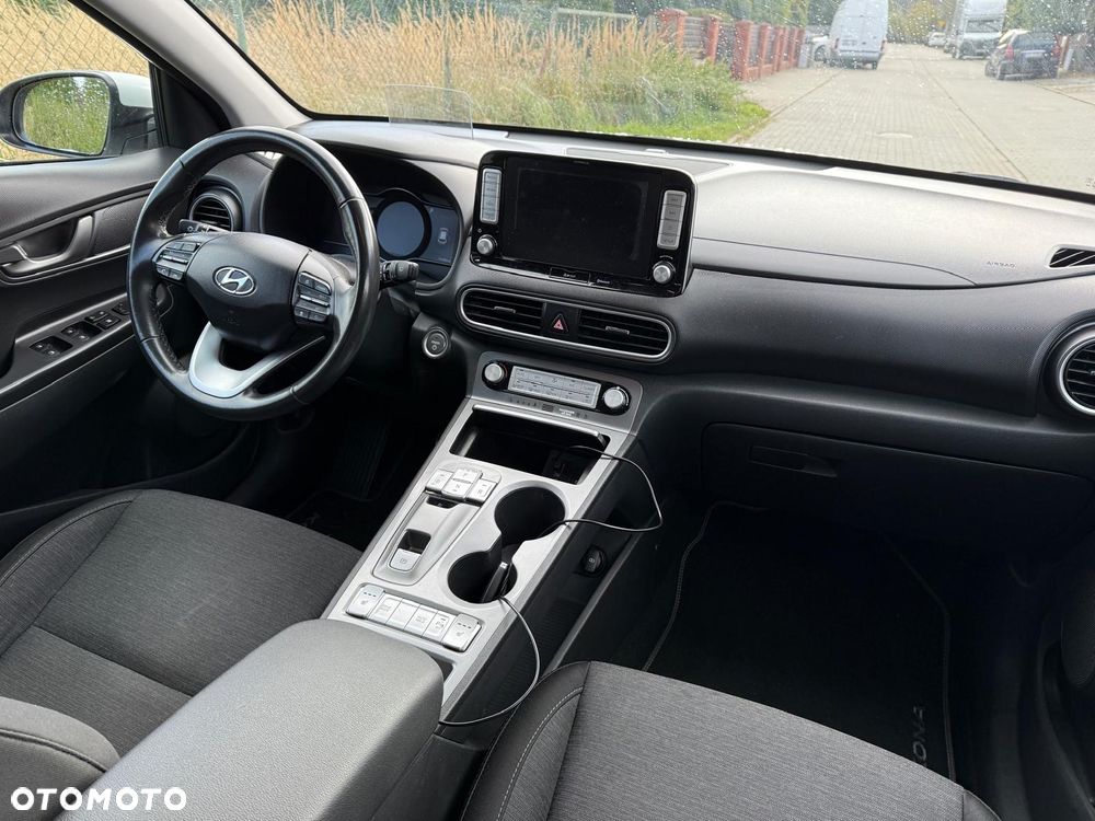 Hyundai Kona Electric 64kWh Executive - 8