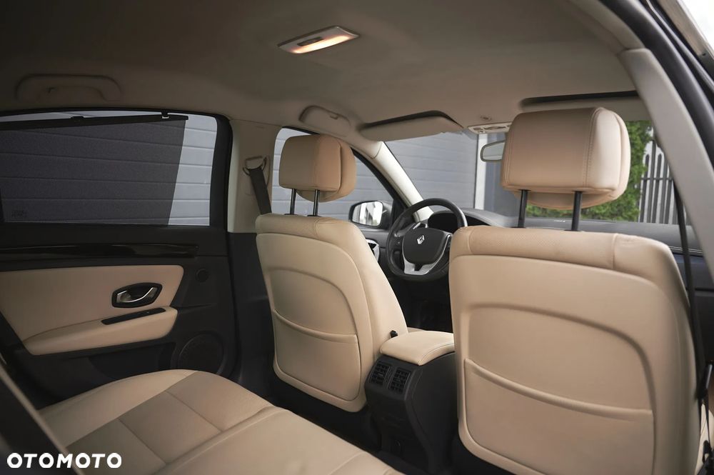 Renault Laguna 2.0 dCi Initiale - 20