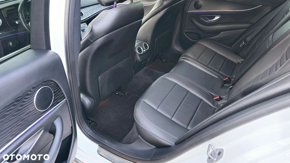 Mercedes-Benz Klasa E 400 d 4-Matic 9G-TRONIC - 6