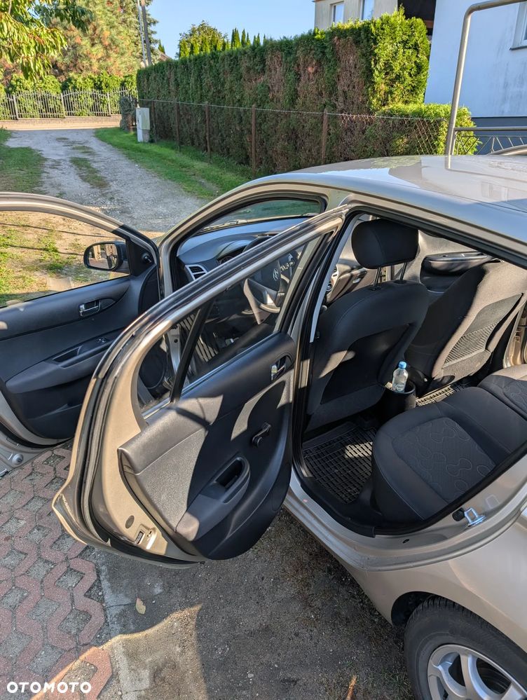 Hyundai i20 - 15