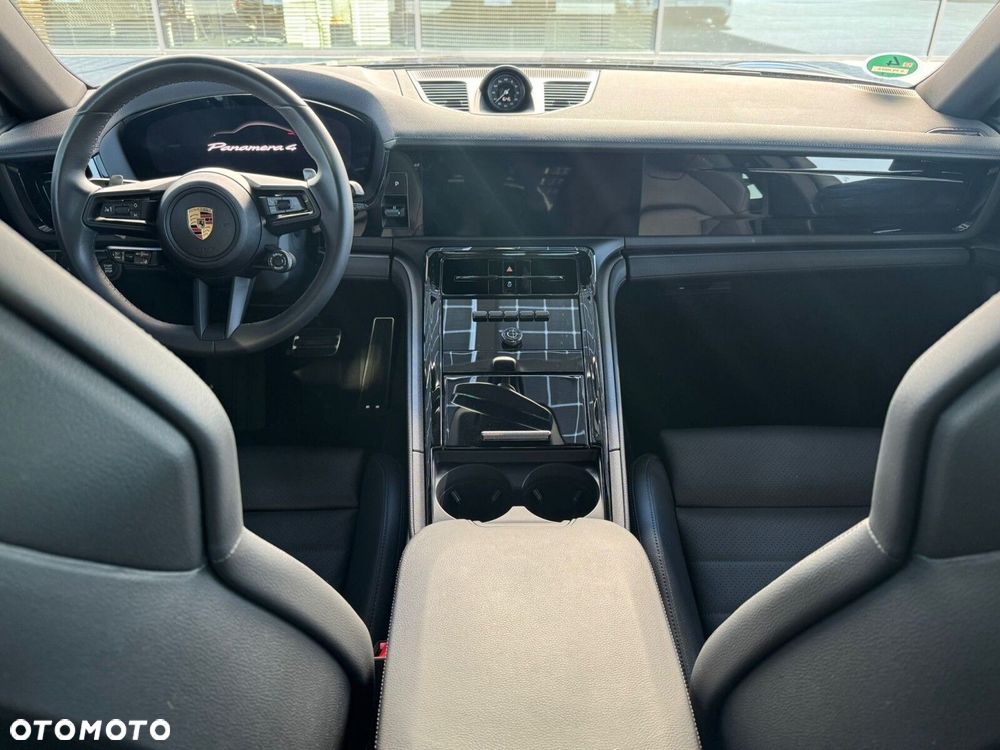 Porsche Panamera 4 E-Hybrid PHEV - 17