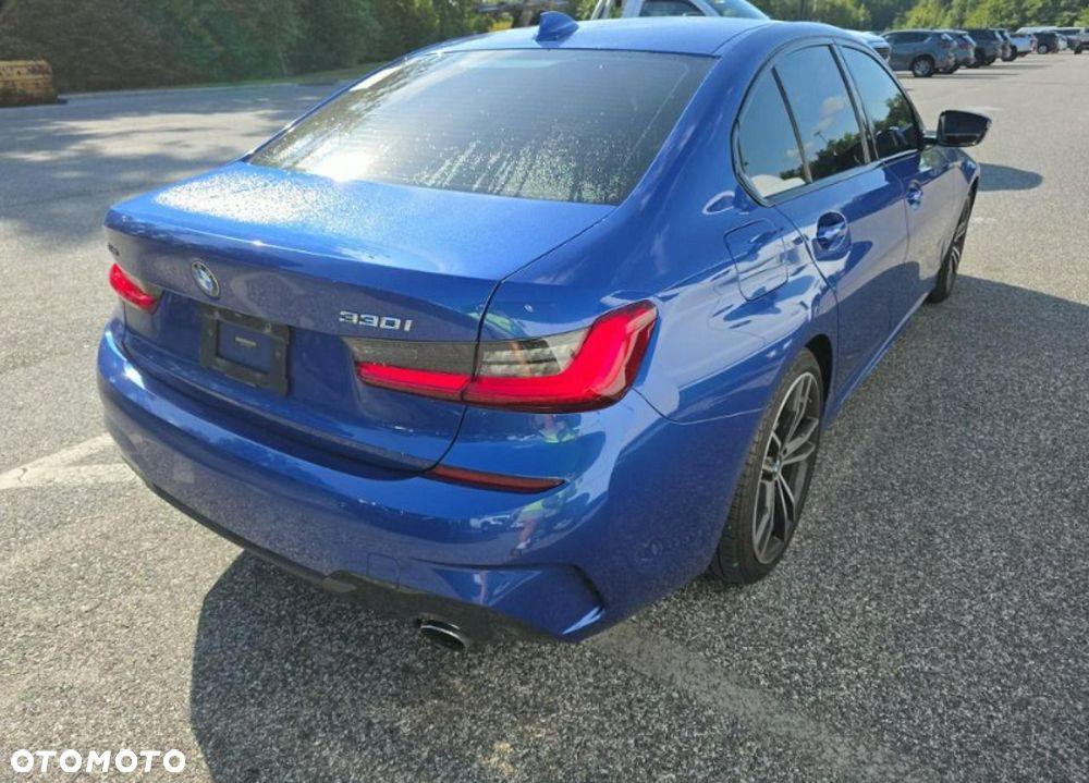 BMW Seria 3 330i xDrive M Sport - 4