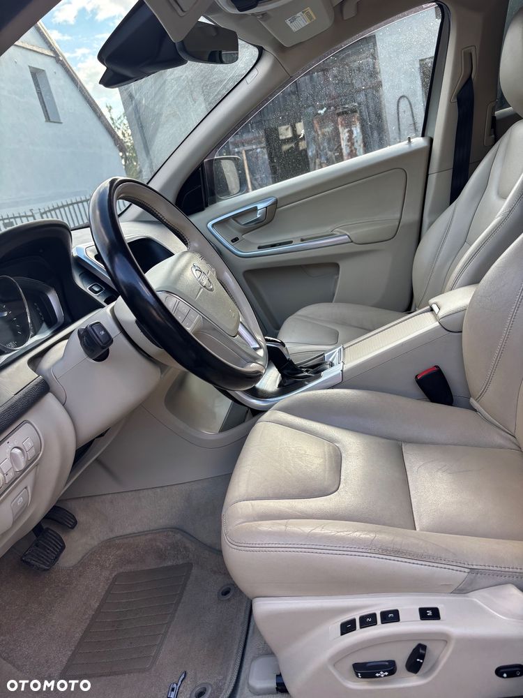 Volvo XC 60 B5 B AWD Essential - 22