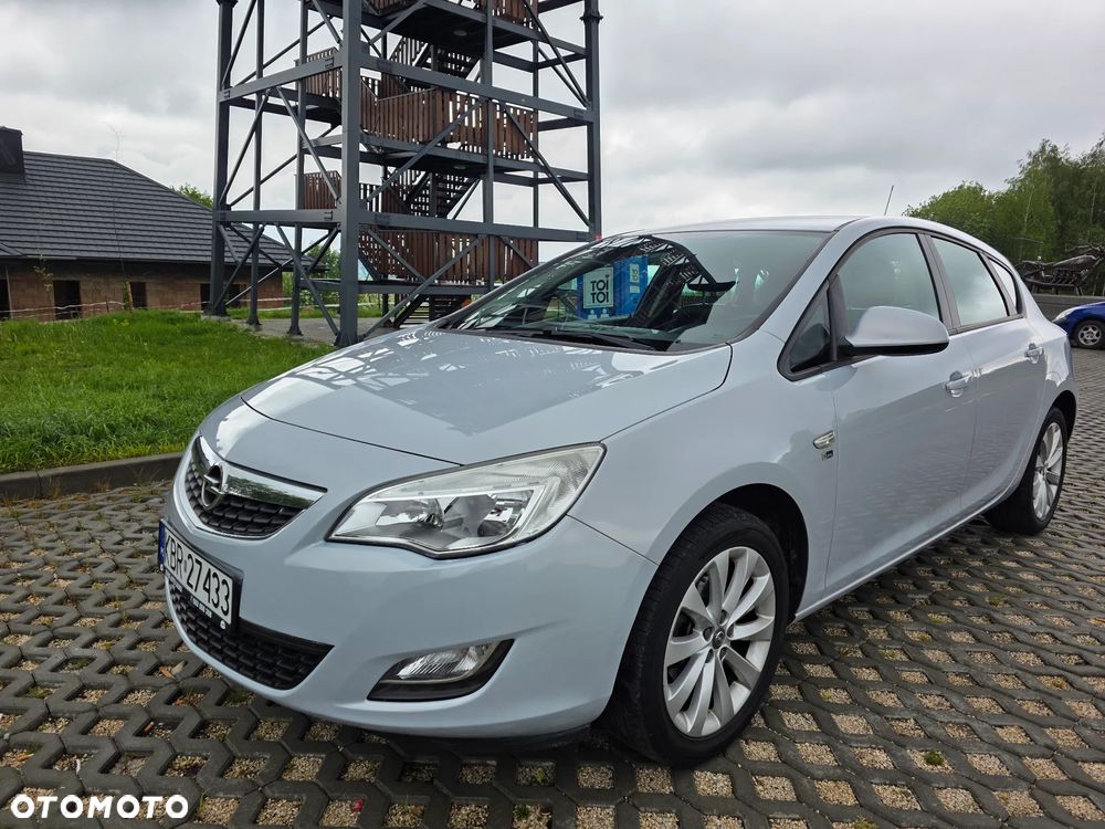 Opel Astra 1.4 150 Jahre - 1