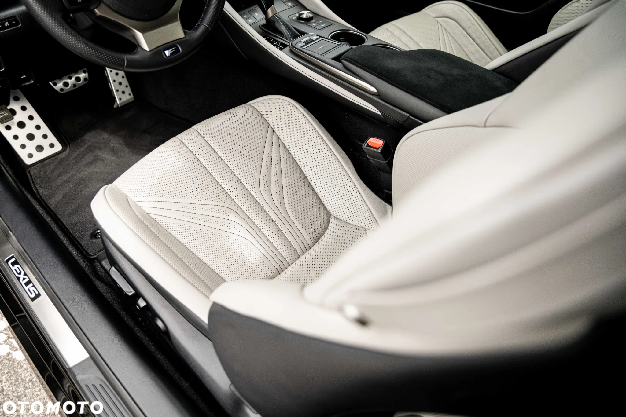 Lexus RC F Prestige - 28