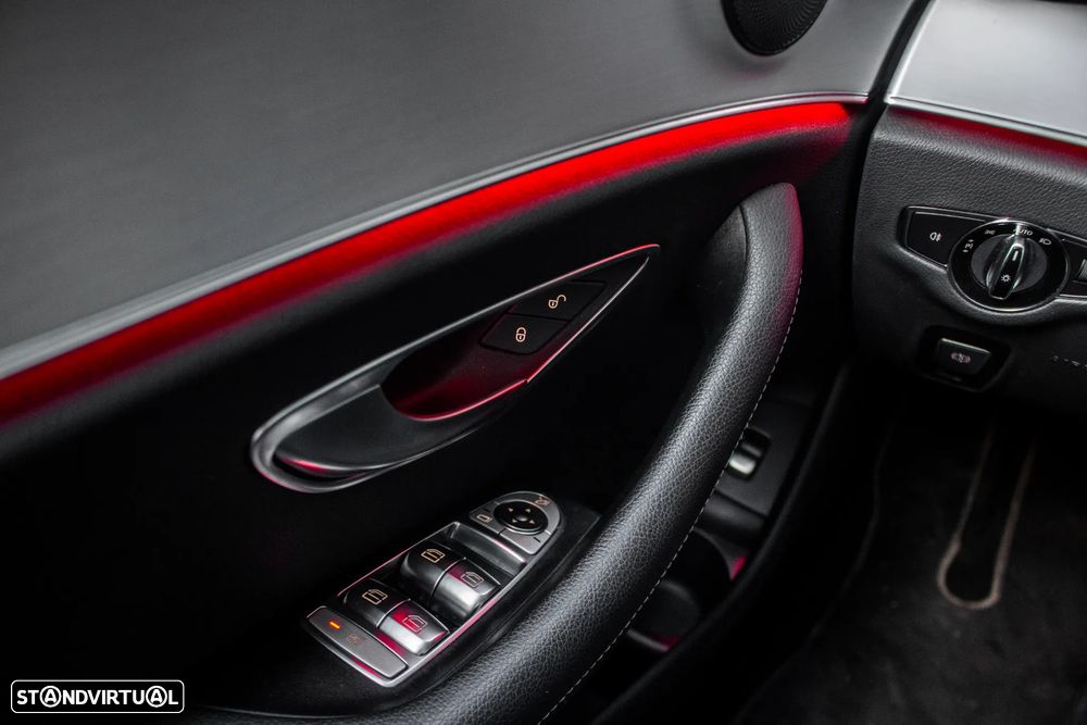 Mercedes-Benz E 300 de Avantgarde 4Matic - 20