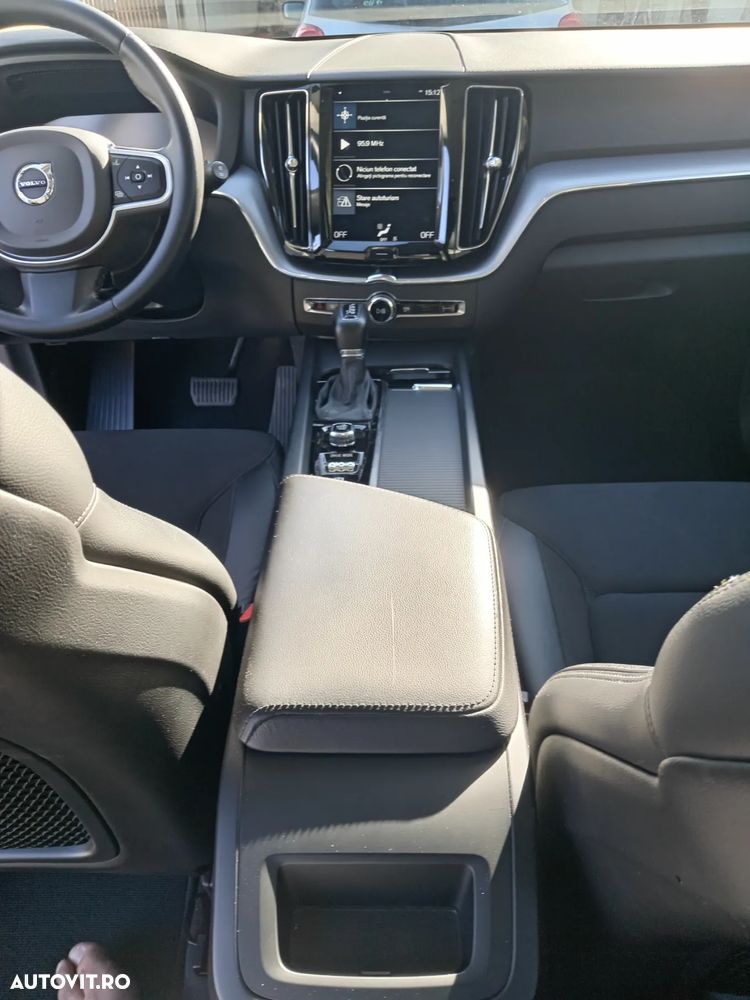 Volvo XC 60 D4 Momentum Pro - 17