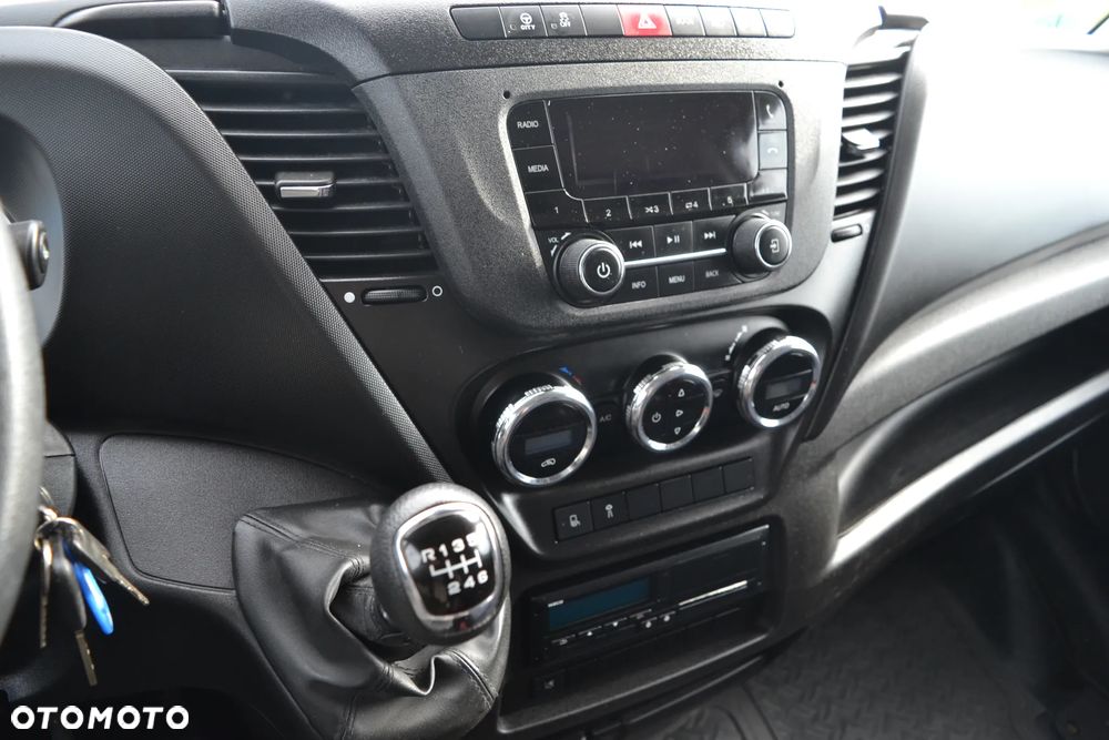 Iveco Daily 72-180 72C18 Nowy żuraw DN 4.7 Nowa Skrzynia ładunkowa 5.2 m 70C18 65C 50C 35C - 22