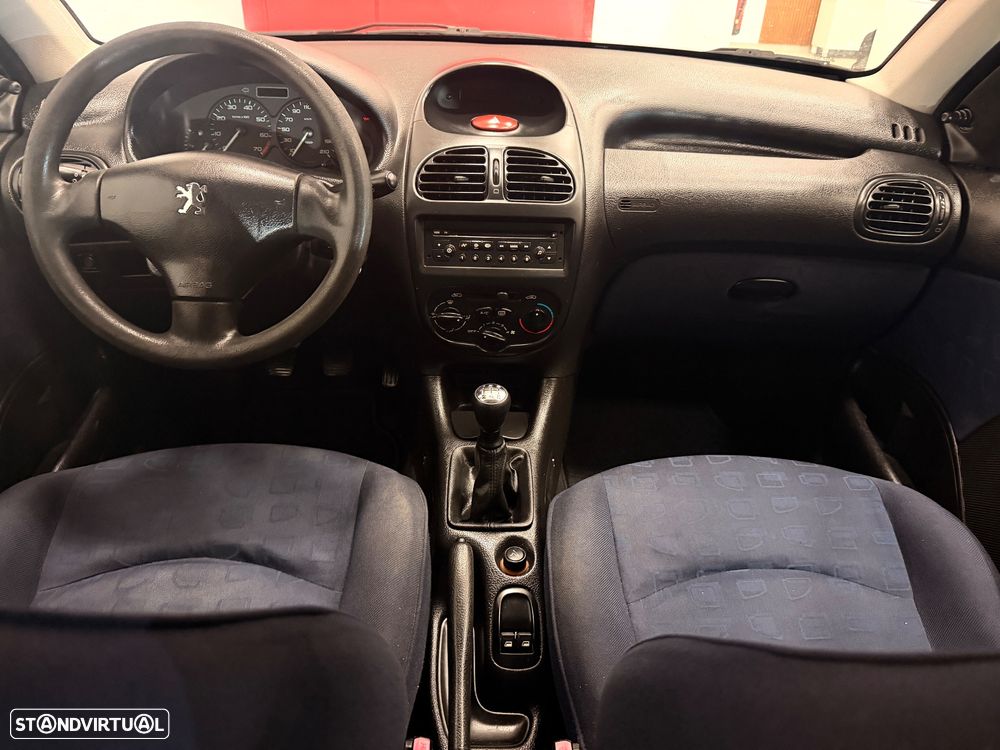 Peugeot 206 1.1 Color Line - 8