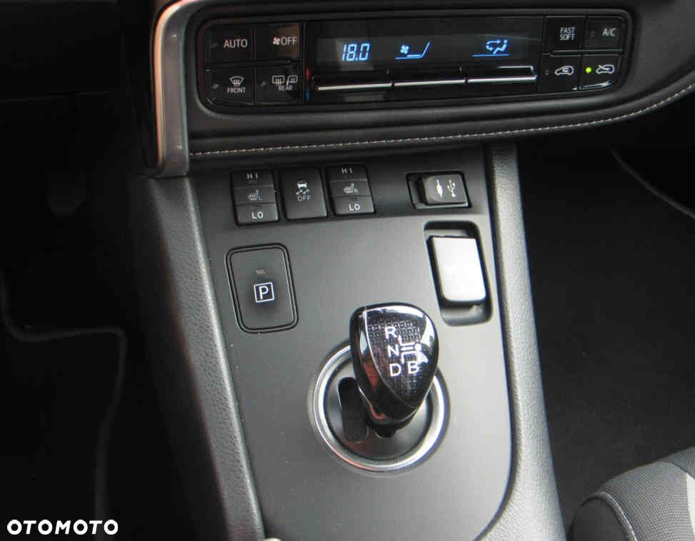 Toyota Auris Hybrid 135 Premium - 4