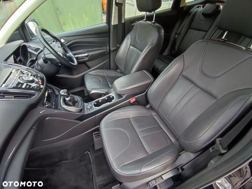 Ford Kuga 2.0 TDCi 4x4 Titanium - 39