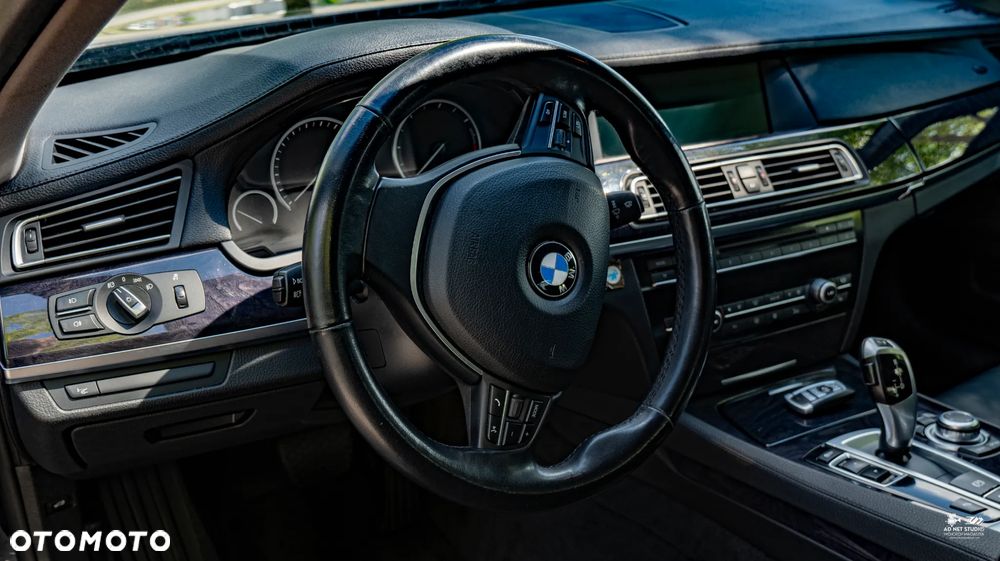 BMW Seria 7 730d - 29