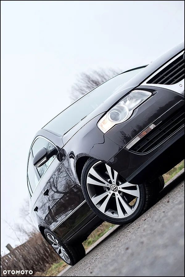 Volkswagen Passat - 16