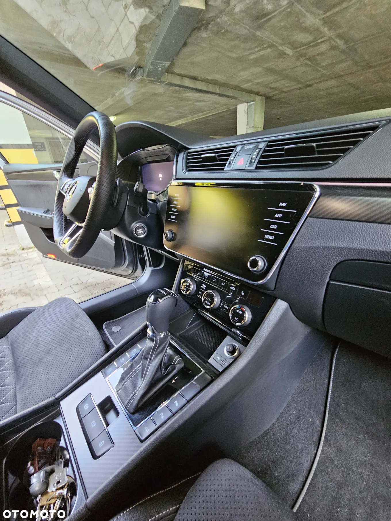 Skoda Superb 2.0 TSI Sportline DSG - 25