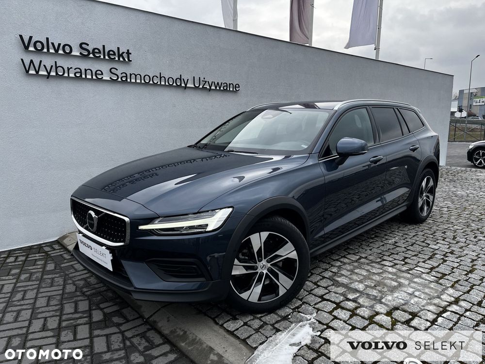Volvo V60 Cross Country - 1