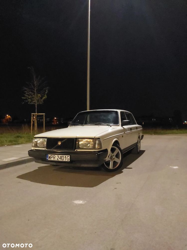 Volvo Seria 200 - 6