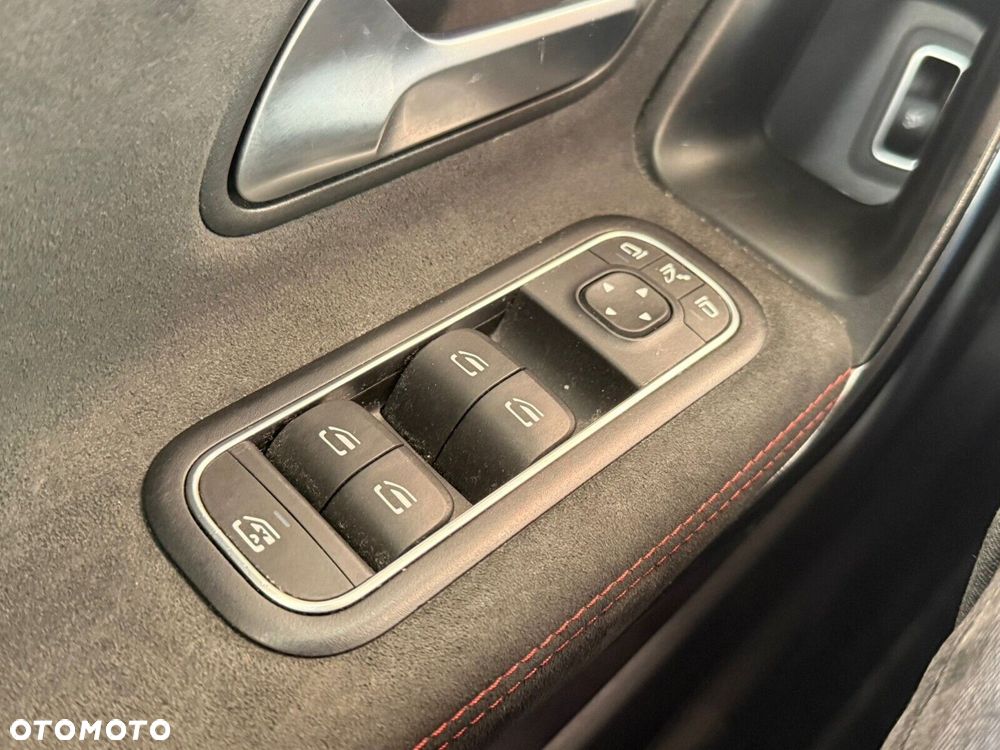 Mercedes-Benz CLA - 23