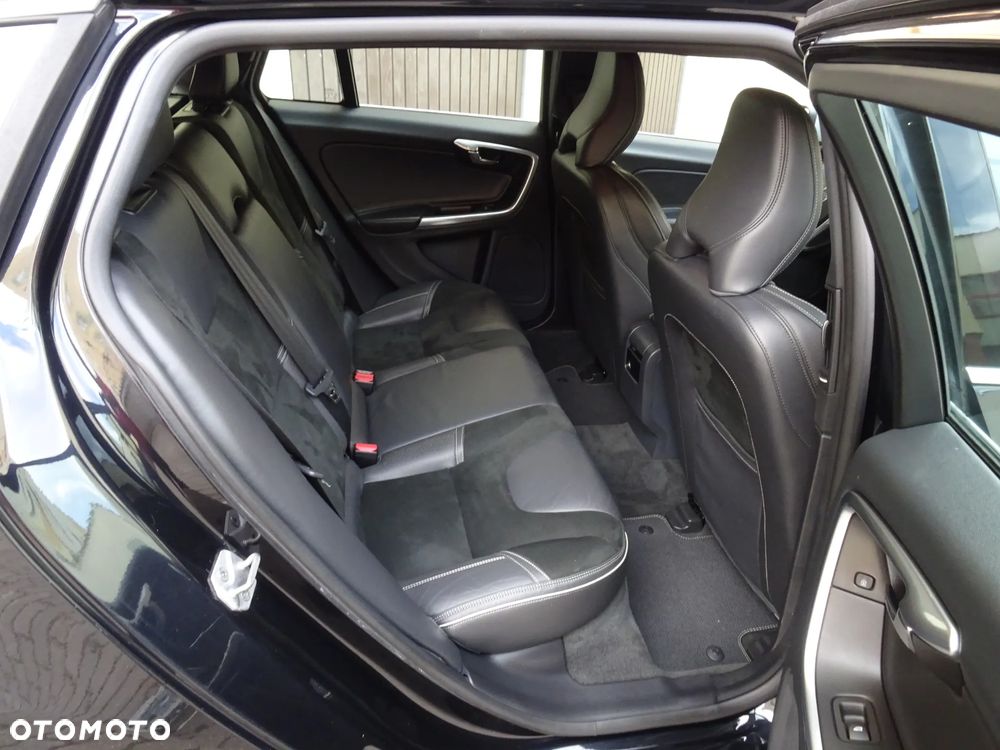 Volvo V60 D2 R-Design Momentum - 9