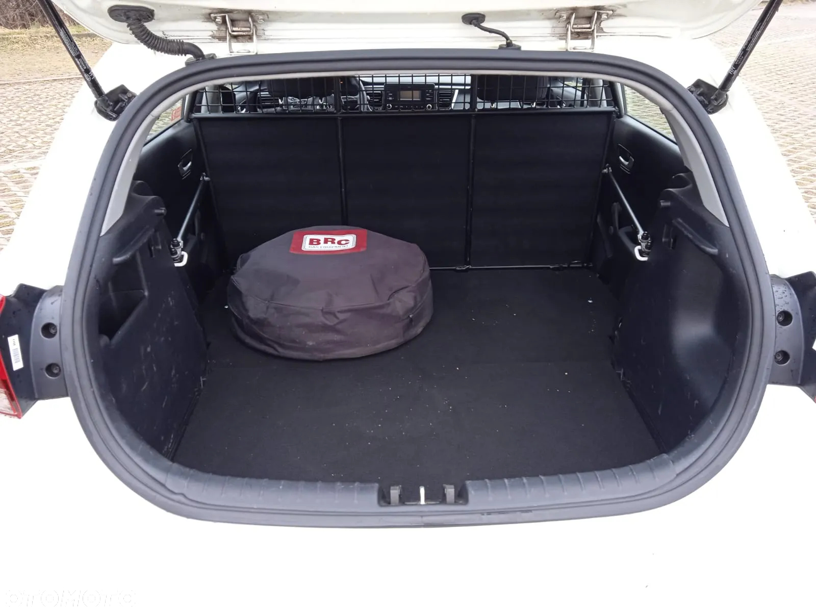 Kia Rio 1.2 M - 9
