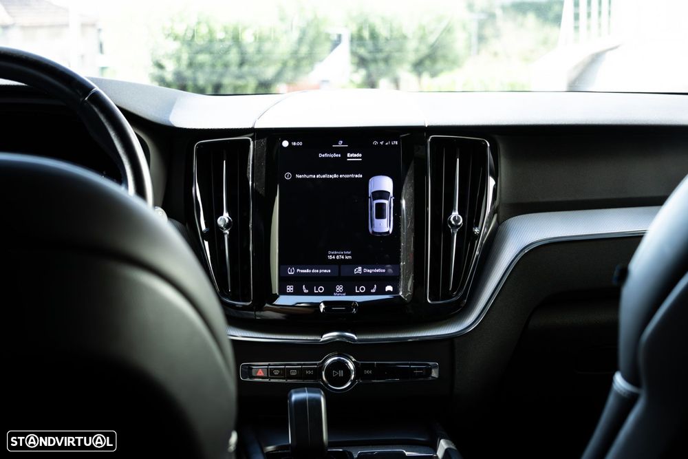 Volvo XC 60 2.0 B4 R-Design Geartronic - 42